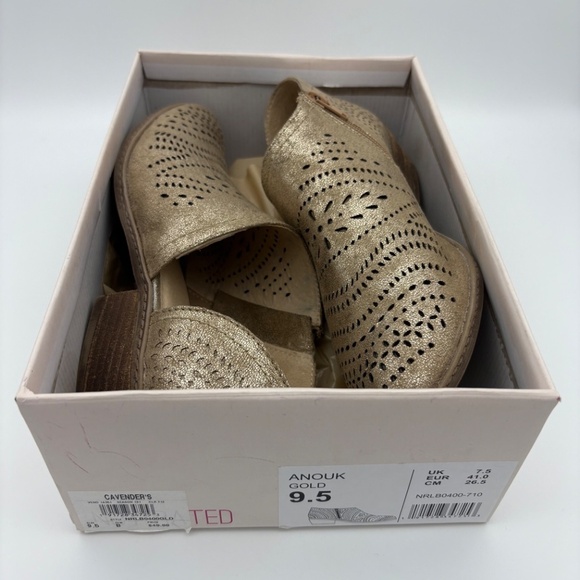 Not Rated Anouk Gold Metallic Shimmer Side Zip Laser Booties; Like New; Size 9.5 - Picture 2 of 15